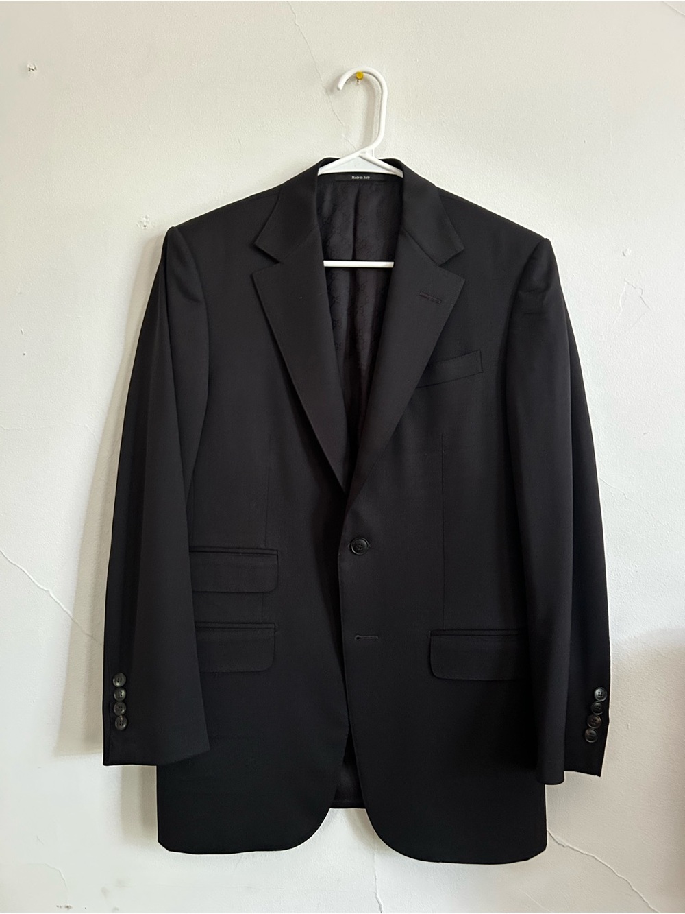 Gucci "Signoria" 100% Wool Men's Suit - Black - IT 44 / US 34 - Flawed / Read